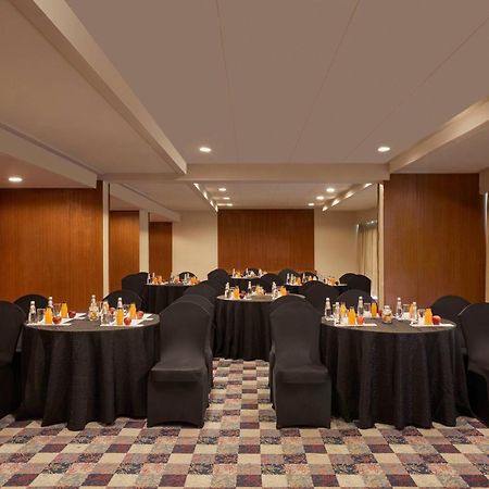 Hotel Courtyard By Marriott Hyderabad Exterior foto Meeting room