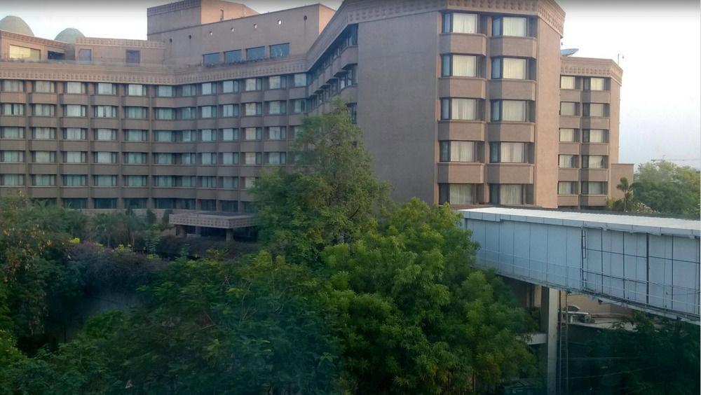 Hotel Courtyard By Marriott Hyderabad Exterior foto The hospital