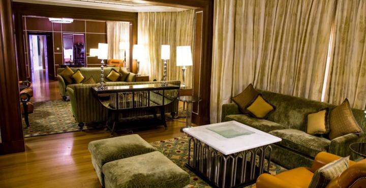 Hotel Courtyard By Marriott Hyderabad Exterior foto The lounge at the airport