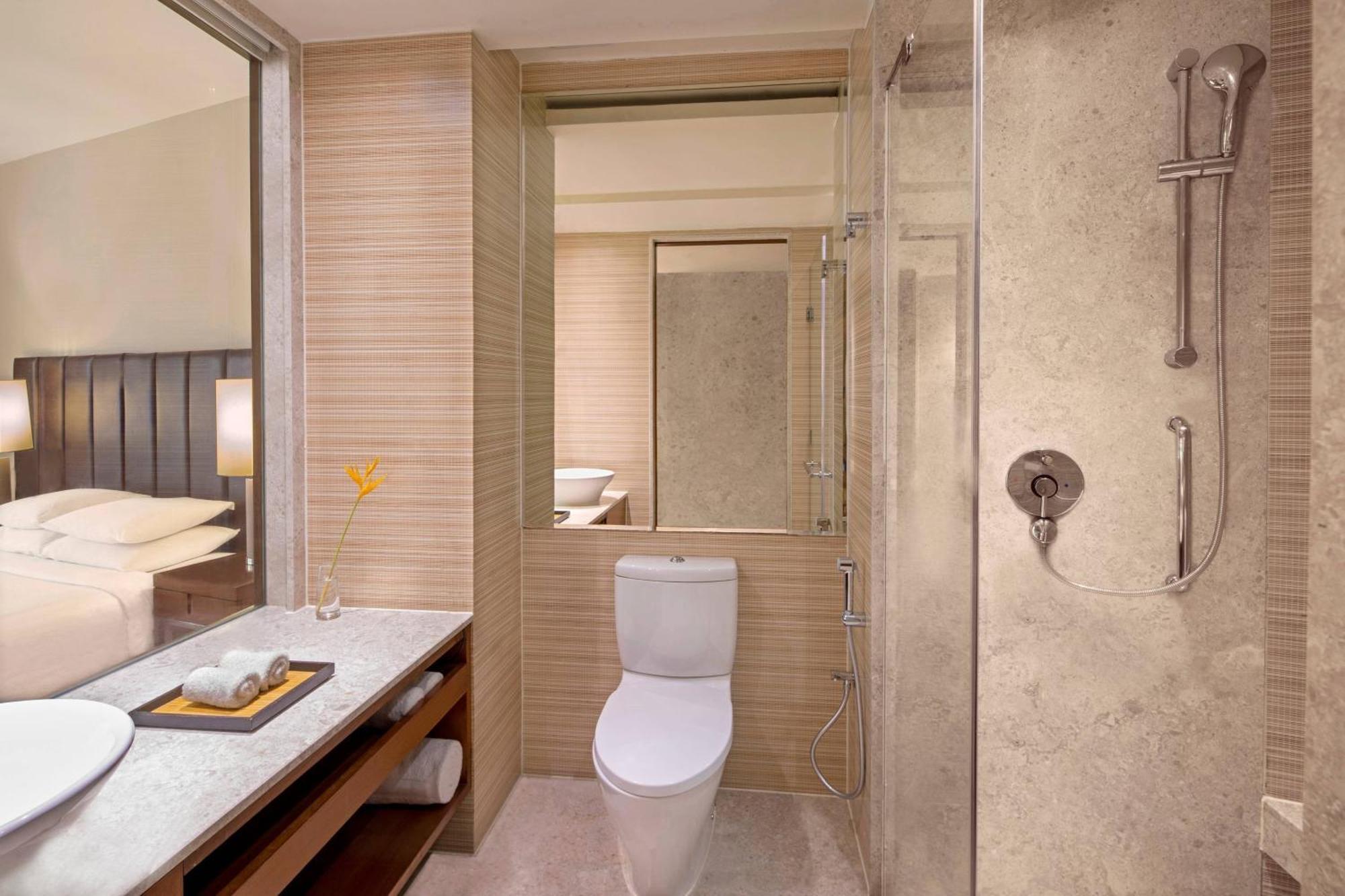Hotel Courtyard By Marriott Hyderabad Exterior foto Bathroom