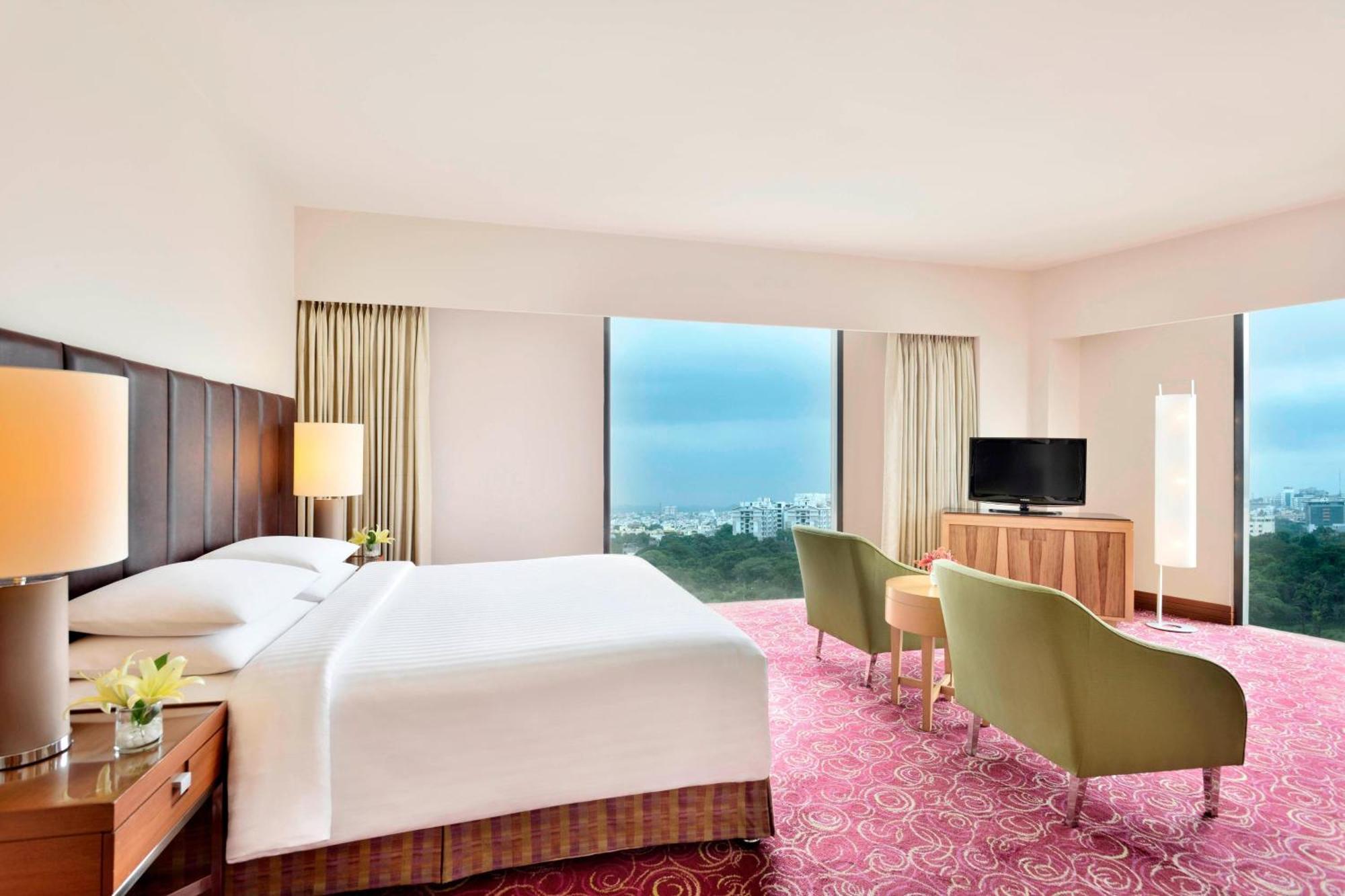 Hotel Courtyard By Marriott Hyderabad Exterior foto Deluxe Suite