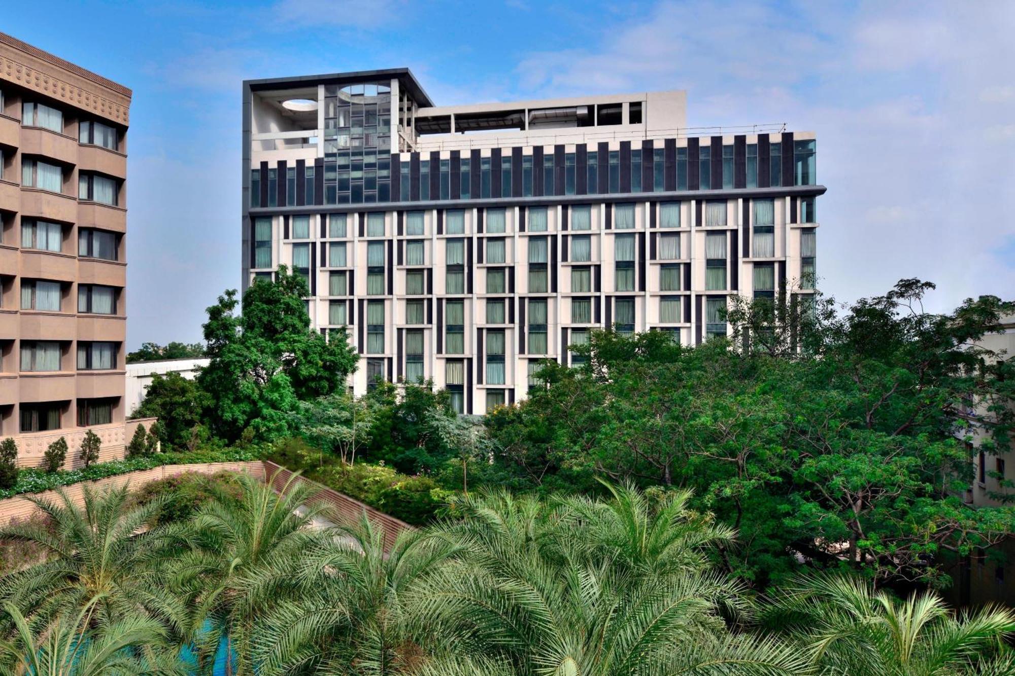 Hotel Courtyard By Marriott Hyderabad Exterior foto The new building of the School of Law