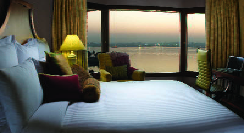 Hotel Courtyard By Marriott Hyderabad Exterior foto A room at the hotel