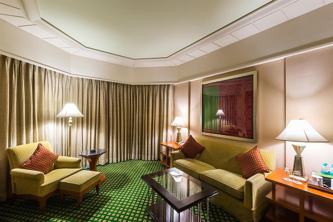 Hotel Courtyard By Marriott Hyderabad Exterior foto A suite at the hotel